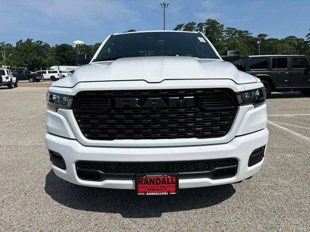 2026 RAM 1500 RAM 1500 EXPRESS CREW CAB 4X2 57 BOX