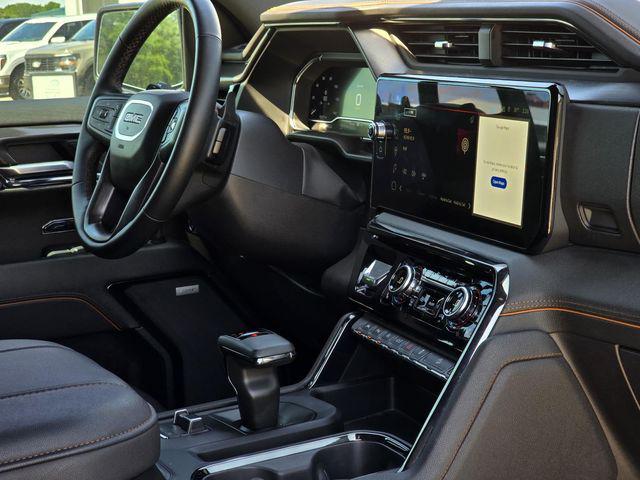 2024 GMC Sierra 1500 4WD Crew Cab Short Box AT4