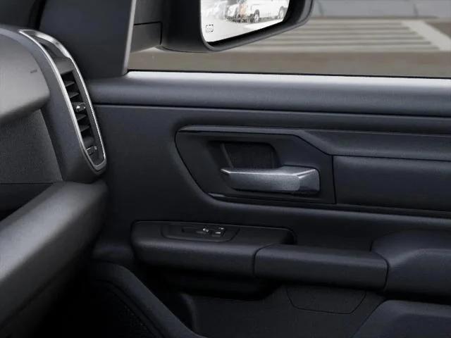 2026 Ram 1500 Warlock Crew Cab 4x4 5'7" Box