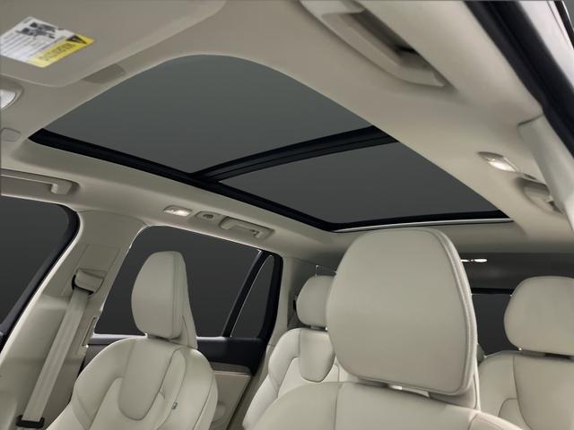 2024 Volvo XC90 B6 Plus Bright Theme 7-Seater