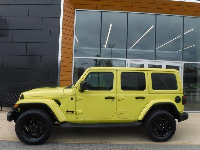 2022 Jeep Wrangler Unlimited Sahara Altitude 4x4