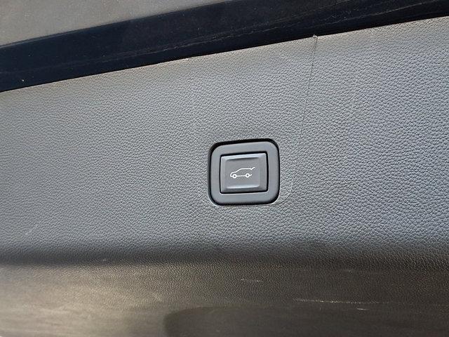 2023 Chevrolet Traverse AWD LT Cloth