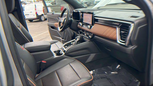 2023 GMC Canyon 4WD Crew Cab Short Box AT4