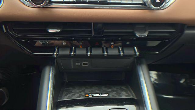 2023 GMC Canyon 4WD Crew Cab Short Box AT4