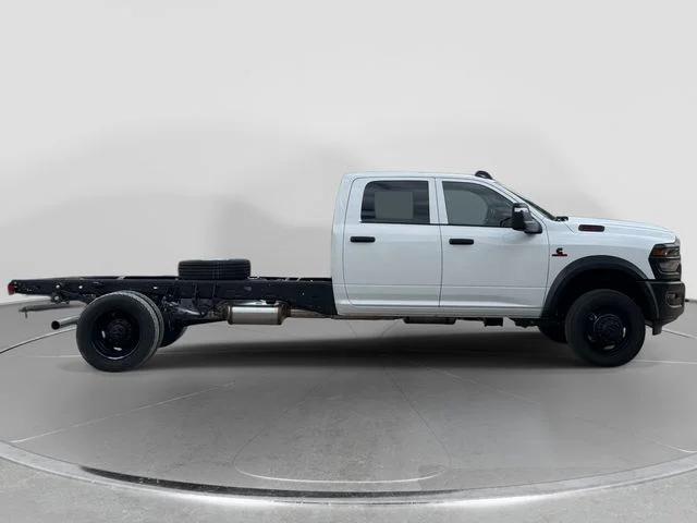 2026 RAM Ram 5500 Chassis Cab RAM 5500 TRADESMAN CHASSIS CREW CAB 4X4 84 CA