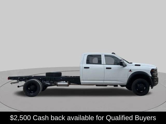 2026 RAM 5500 Chassis RAM 5500 TRADESMAN CHASSIS CREW CAB 4X4 84 CA