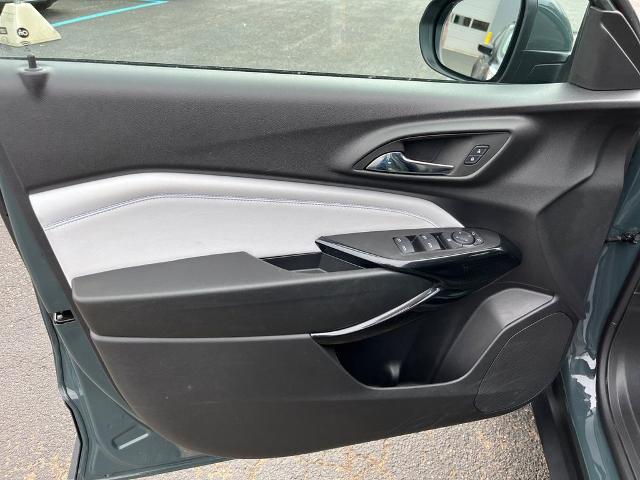 2025 Chevrolet Trax FWD LT