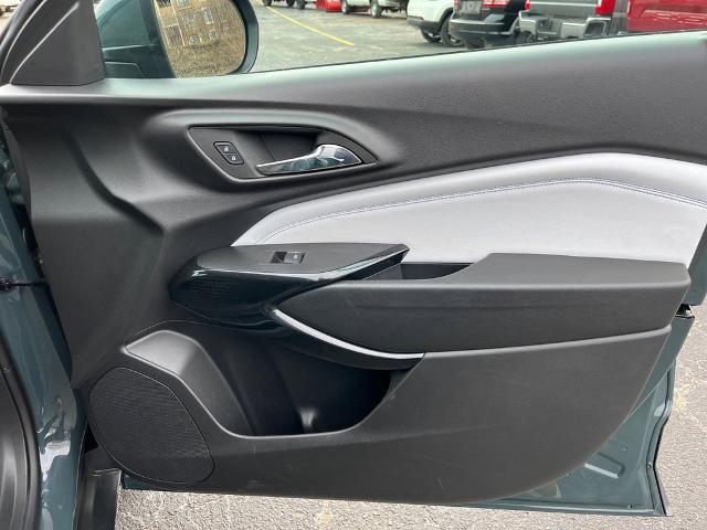 2025 Chevrolet Trax FWD LT