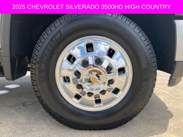 2025 Chevrolet Silverado 3500HD 4WD Crew Cab Long Bed High Country
