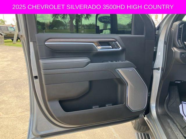 2025 Chevrolet Silverado 3500HD 4WD Crew Cab Long Bed High Country