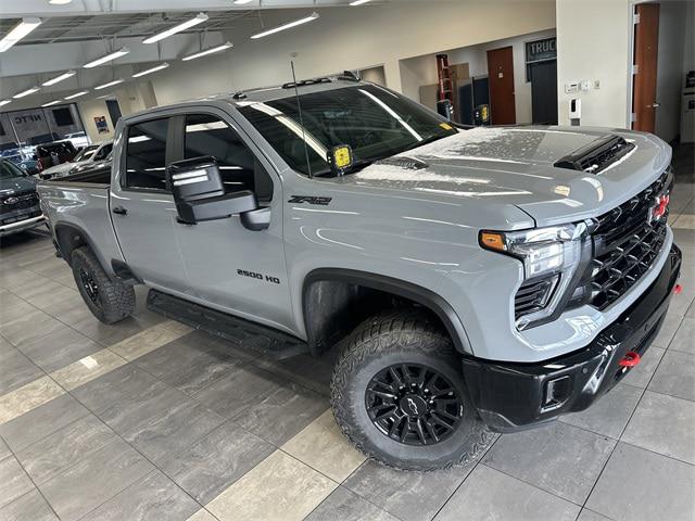 2025 Chevrolet Silverado 2500HD 4WD Crew Cab Standard Bed ZR2