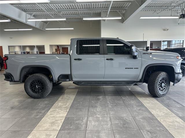 2025 Chevrolet Silverado 2500HD 4WD Crew Cab Standard Bed ZR2