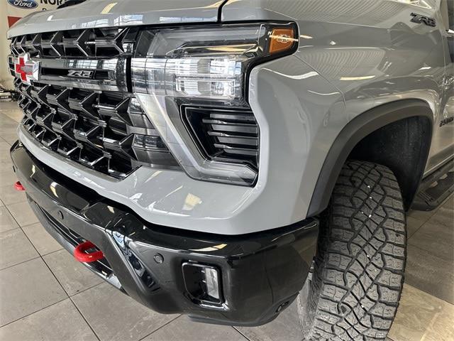 2025 Chevrolet Silverado 2500HD 4WD Crew Cab Standard Bed ZR2