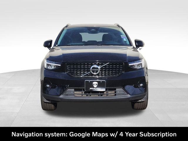 2025 Volvo XC40 B5 Plus Dark Theme