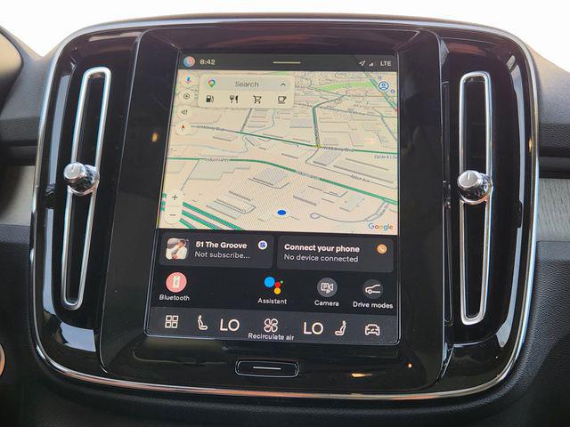 2025 Volvo XC40 B5 Plus Dark Theme
