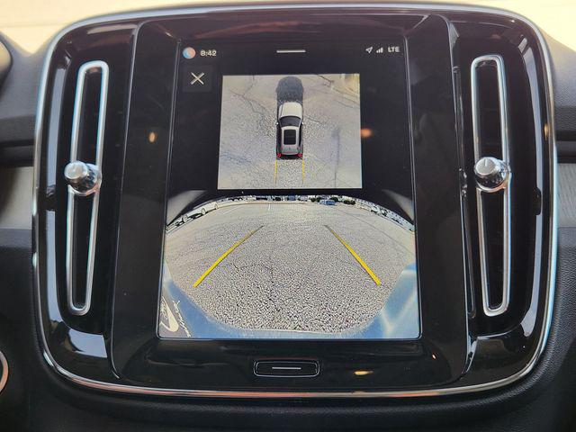 2025 Volvo XC40 B5 Plus Dark Theme
