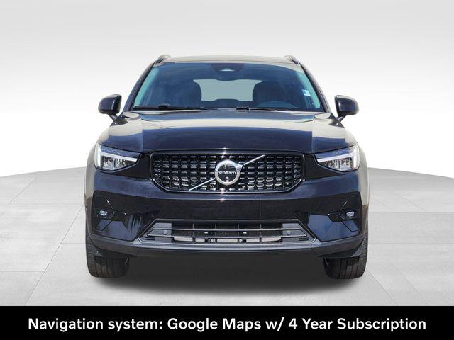 2025 Volvo XC40 B5 Plus Dark Theme