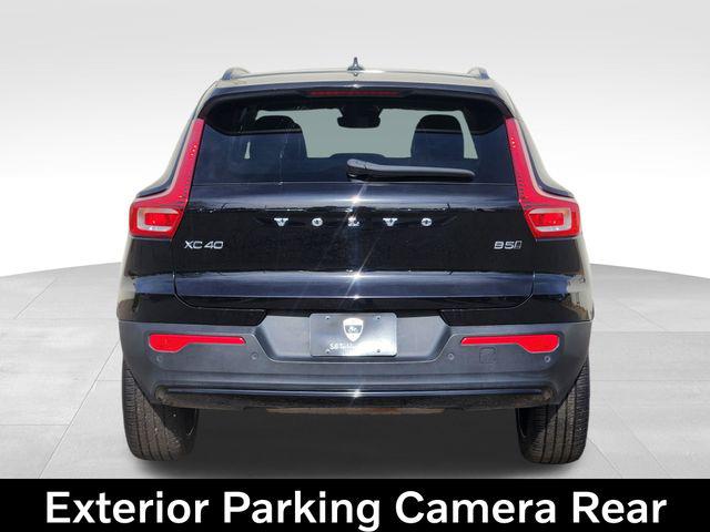 2025 Volvo XC40 B5 Plus Dark Theme