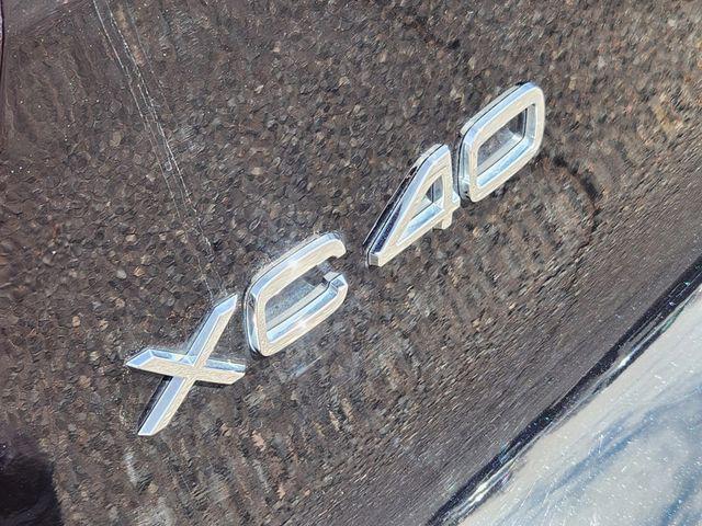 2025 Volvo XC40 B5 Plus Dark Theme