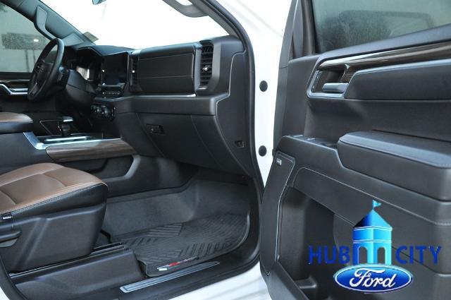 2022 Chevrolet Silverado 1500 4WD Crew Cab Short Bed RST