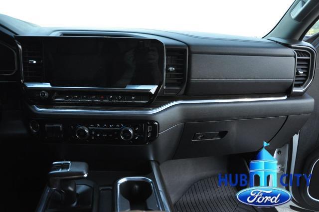 2022 Chevrolet Silverado 1500 4WD Crew Cab Short Bed RST