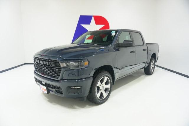 2026 RAM Ram 1500 RAM 1500 EXPRESS CREW CAB 4X2 57 BOX