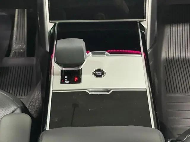 2026 Land Rover Range Rover P400 SE