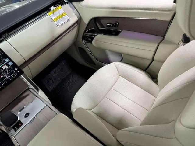 2026 Land Rover Range Rover P530 Autobiography