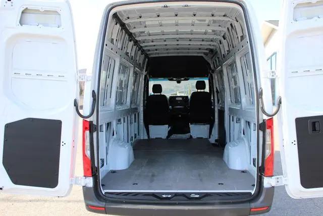 2023 Mercedes-Benz Sprinter 2500 High Roof 4-Cyl Gas