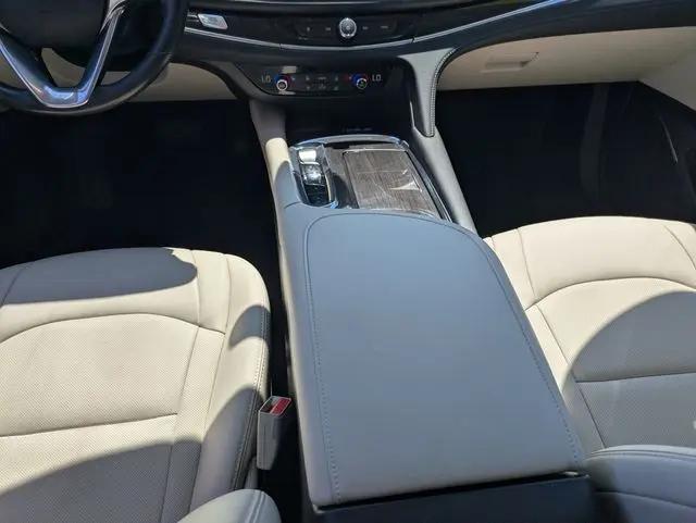 2023 Buick Enclave Essence FWD