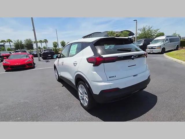 2027 Chevrolet Bolt LT FWD