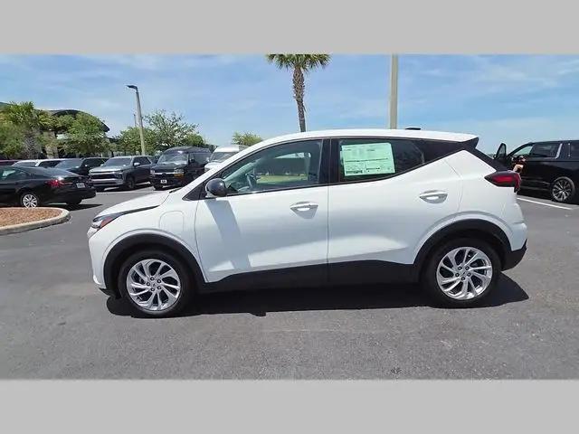 2027 Chevrolet Bolt LT FWD