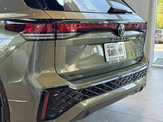 2026 Volkswagen Tiguan SE R-Line Black