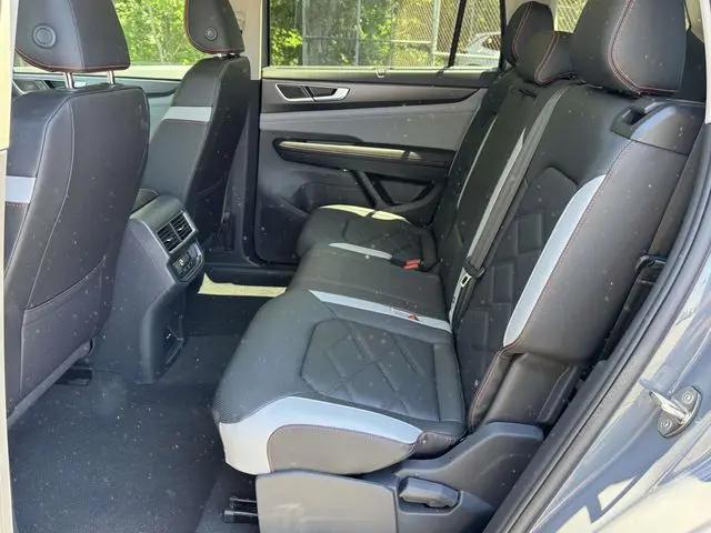 2026 Volkswagen Atlas Peak Edition