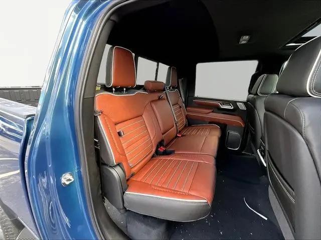 2026 GMC Sierra 2500HD Crew Cab, Standard Bed, Denali Ultimate, 4WD