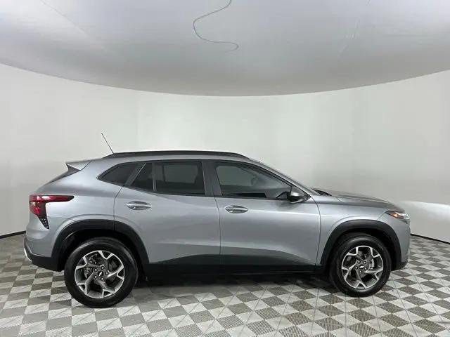 2025 Chevrolet Trax FWD LT