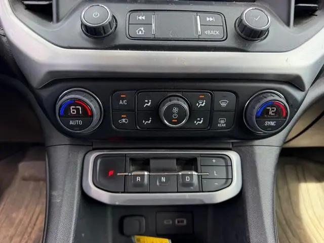 2022 GMC Acadia FWD SLE