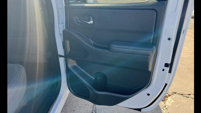 2023 Nissan Frontier Crew Cab SV 4x2