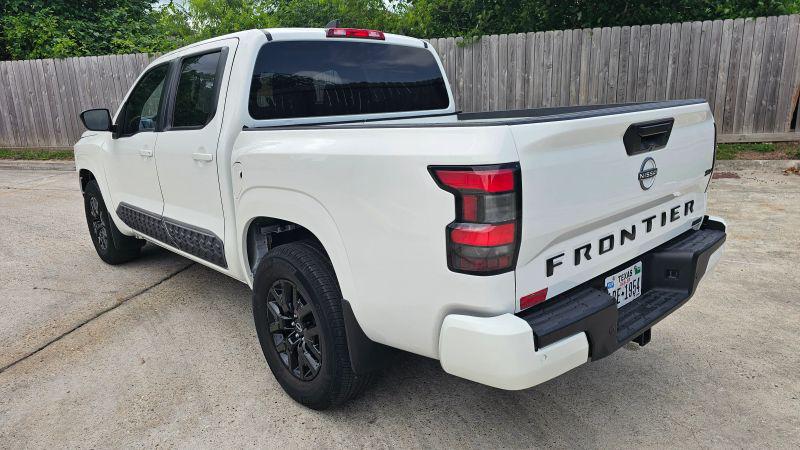 2023 Nissan Frontier Crew Cab SV 4x2