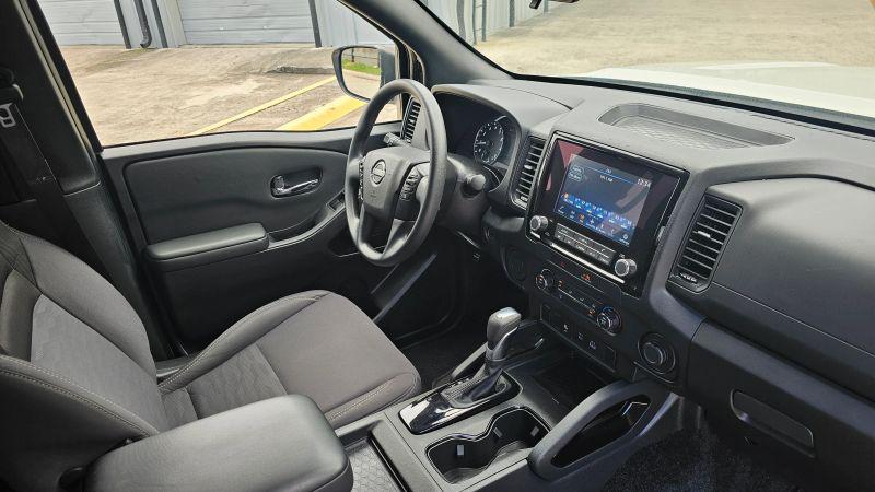 2023 Nissan Frontier Crew Cab SV 4x2