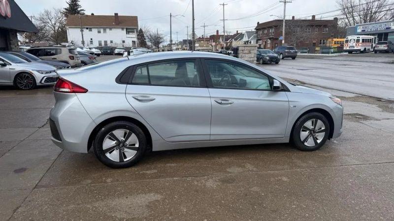 2020 Hyundai IONIQ Hybrid Blue