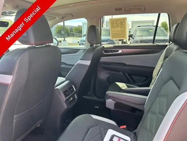 2024 Volkswagen Atlas 2.0T Peak Edition SE w/Technology
