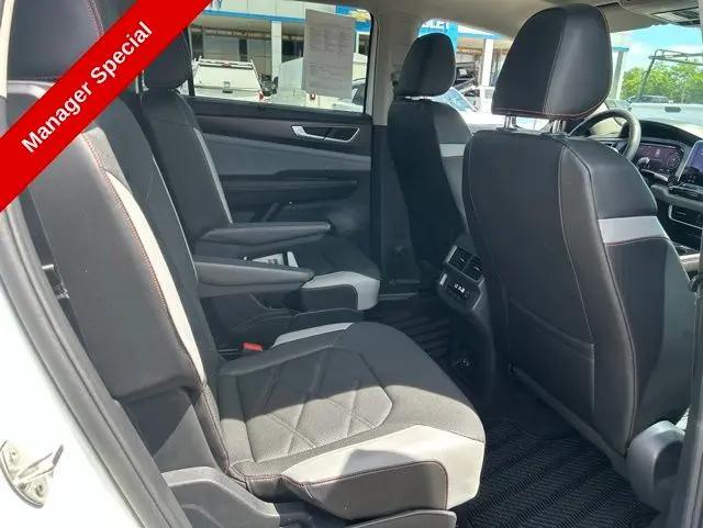 2024 Volkswagen Atlas 2.0T Peak Edition SE w/Technology