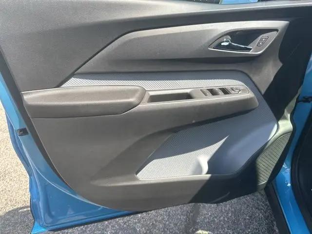 2027 Chevrolet Bolt LT FWD