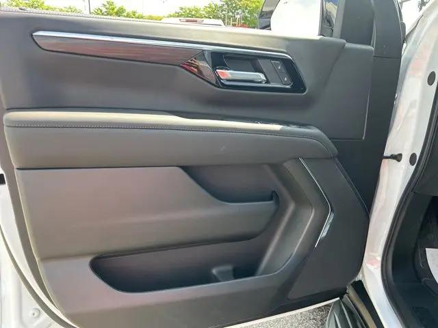 2026 Chevrolet Suburban LS, 4WD