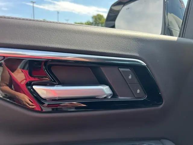 2026 Chevrolet Suburban LS, 4WD