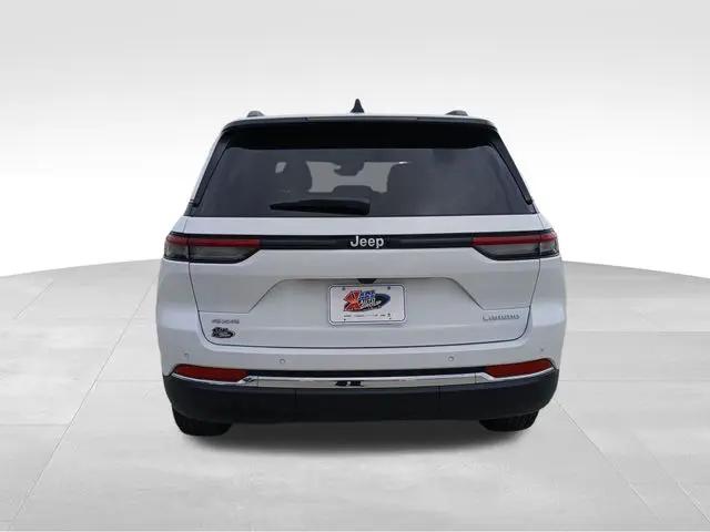 2026 Jeep Grand Cherokee Laredo 4x4