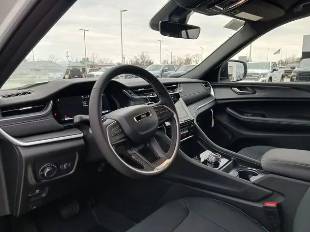 2026 Jeep Grand Cherokee Laredo 4x4