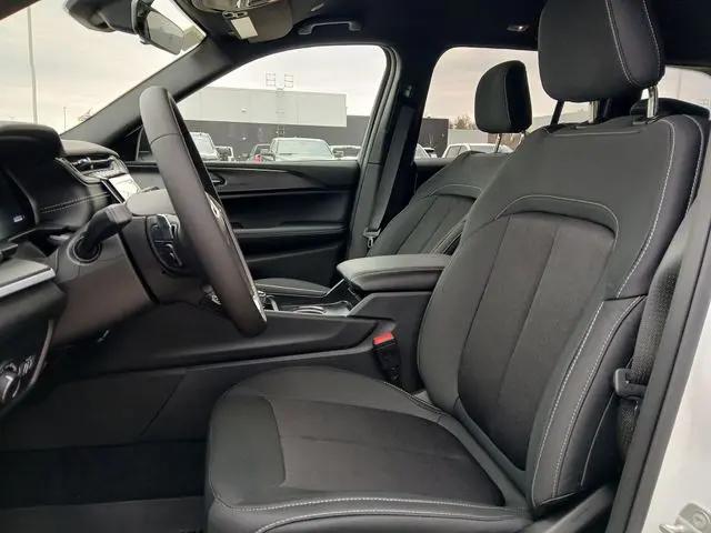2026 Jeep Grand Cherokee Laredo 4x4