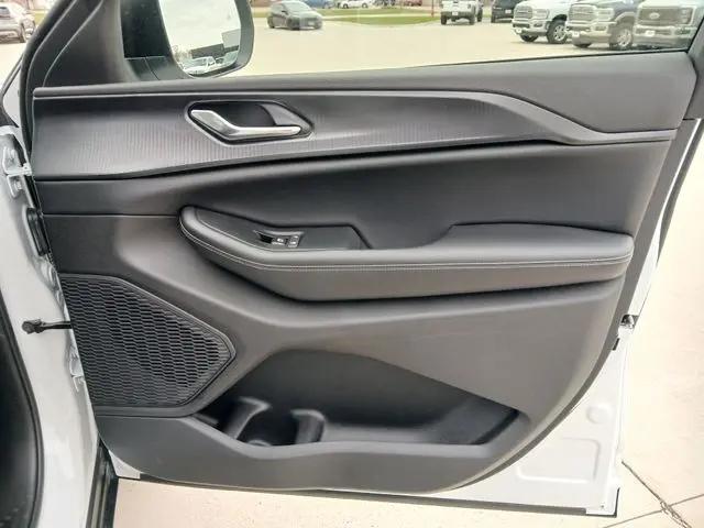 2026 Jeep Grand Cherokee Laredo 4x4